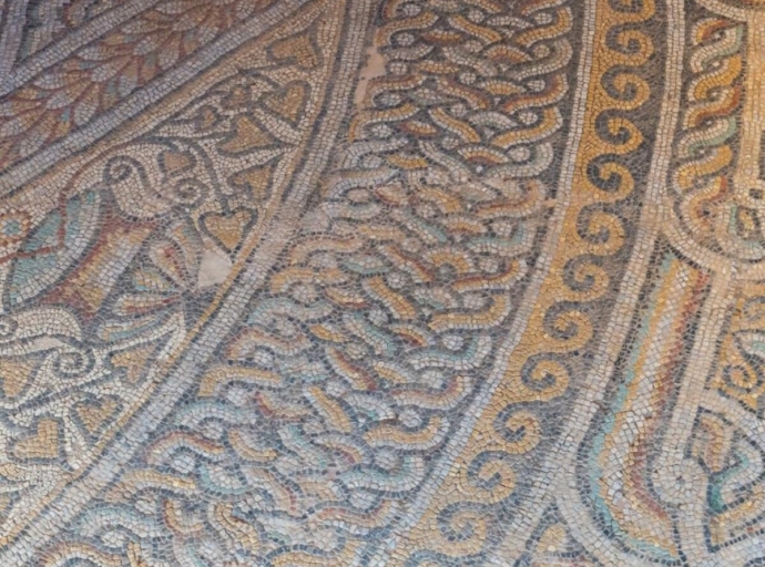 Istanbul, riemerge un pavimento di 1.600 anni fa 