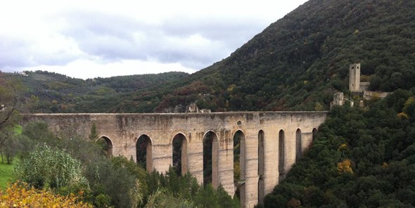 ponte torri spoleto
