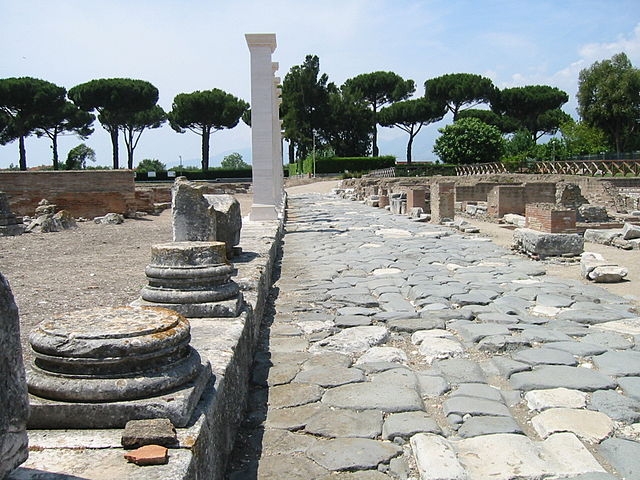 Area Archeologica di Minturno (LT) - Via Appia