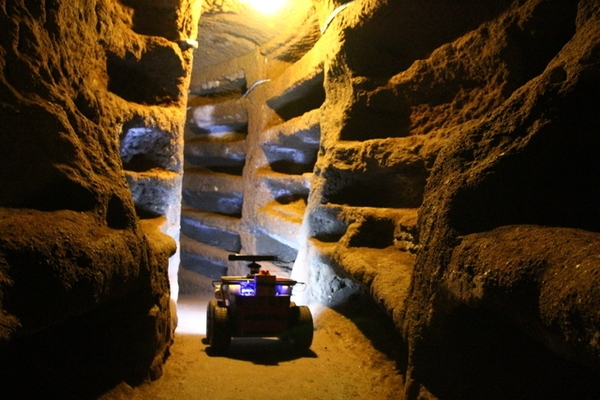Esplorazione presso le Catacombe di Priscilla, Roma