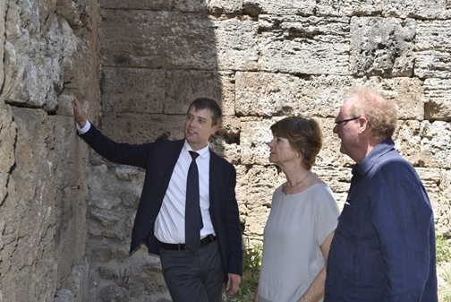 Progetto di raccolta fondi per la manutenzione delle mura di Paestum