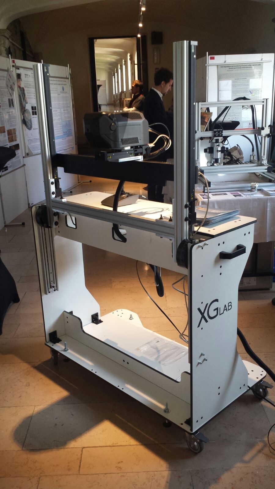 Crono: uno scanner XRF riconfigurabile per analisi su beni culturali di grande superficie