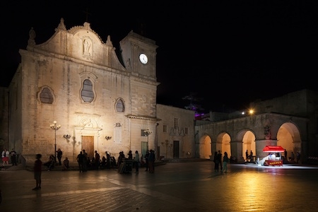 Concluso il progetto di re-illuminazione di piazza San Giorgio a Melpignano