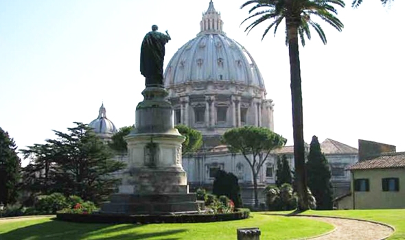 Batteri per il restauro di fontane e statue dei Giardini Vaticani
